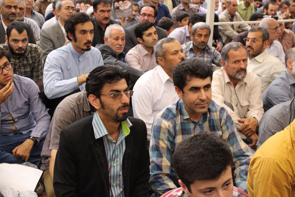 استقبال شدید از آیت الله سیدحسن خمینی در گرگان / استقبال مردم مانع حرکت اتومبیل «سیدحسن» شد +تصاویر