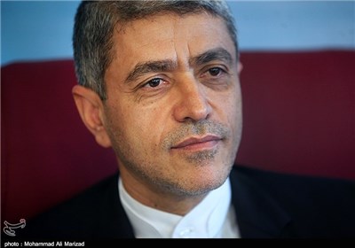 وزیر اقتصاد دچار عارضه قلبی شد