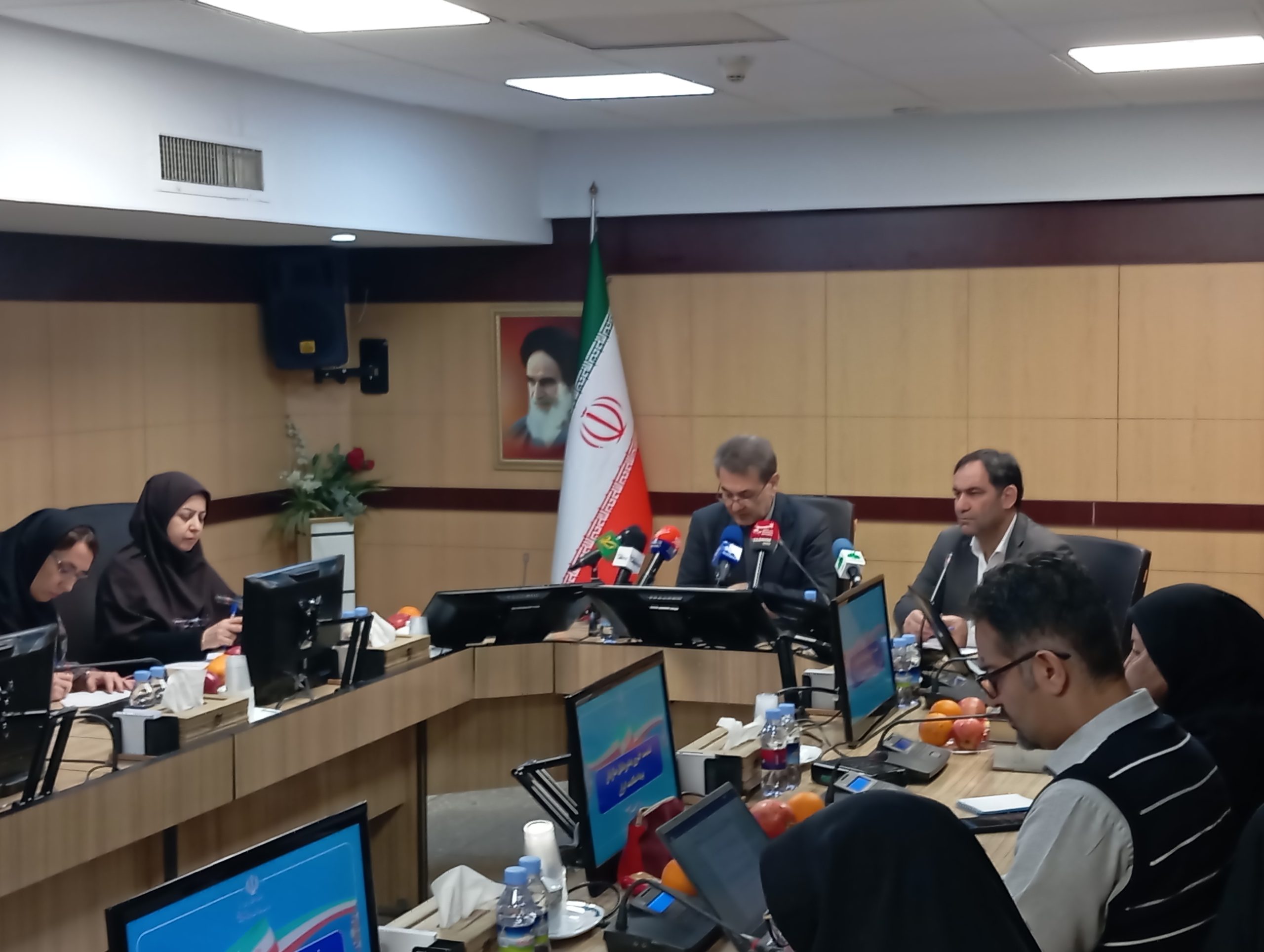 مطالبات داروخانه ها از بیمه سلامت هر ماه ۱۰۰۰ میلیارد تومان