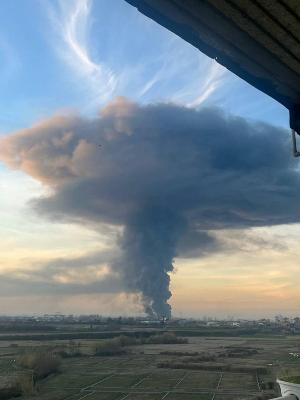 آتشسوزی در کارخانه کاله آمل؛ تخلیه بیمارستان امام علی(ع) به دلیل خطر آمونیاک